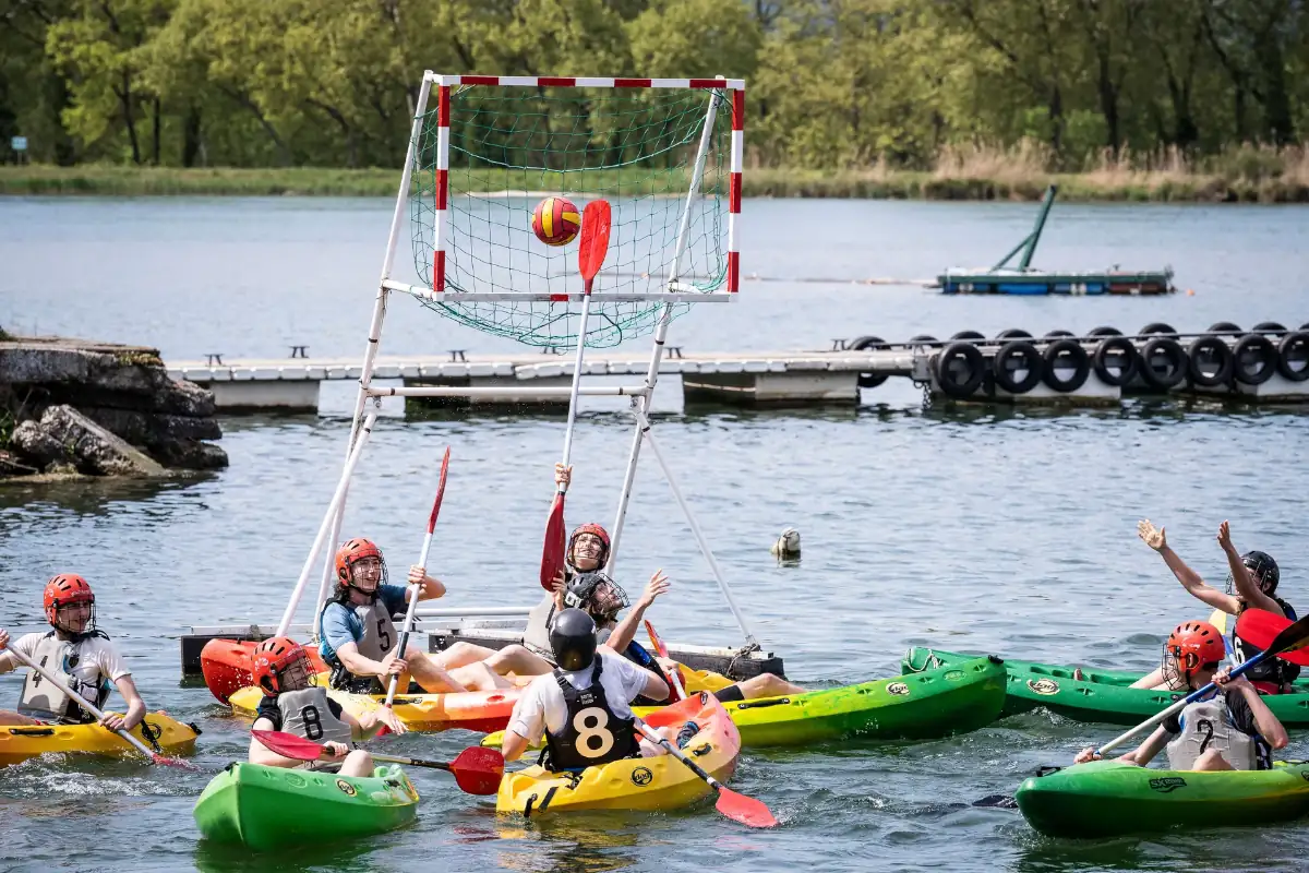Initiation Kayak Polo — Kameleon Activités